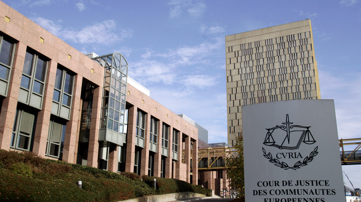 DPA: Η Ελλάδα μπορεί να προσφύγει στο Ευρωπαϊκό Δικαστήριο αν κοπεί η χρηματοδότηση