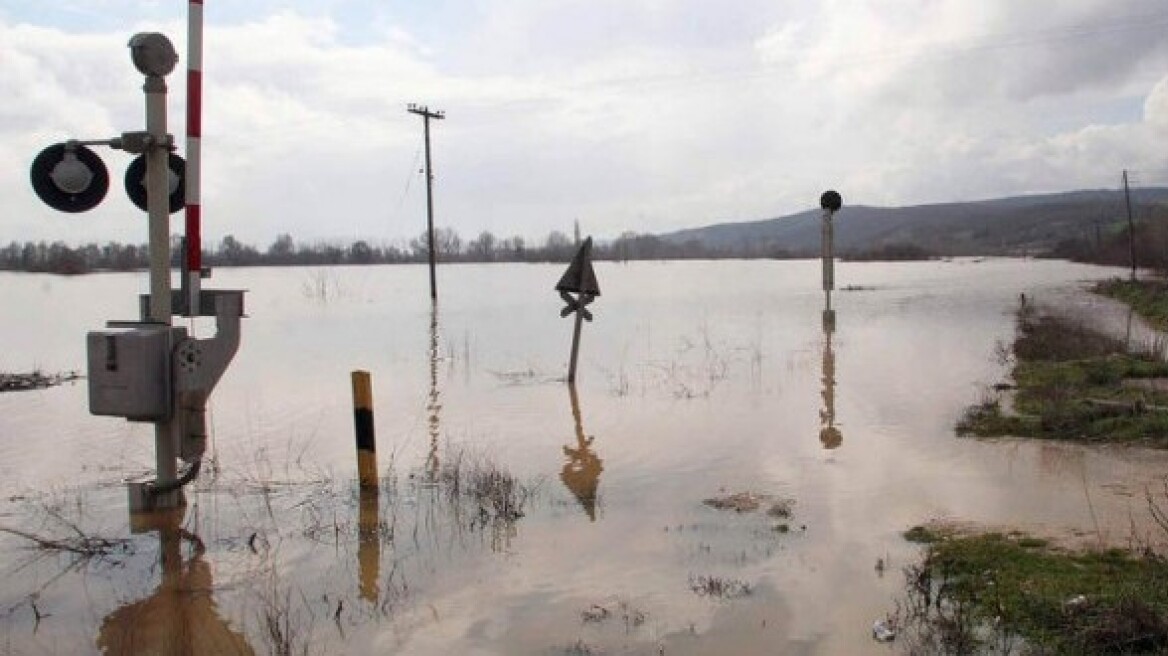 Συναγερμός και στον Έβρο από τις πλημμύρες στη Βουλγαρία
