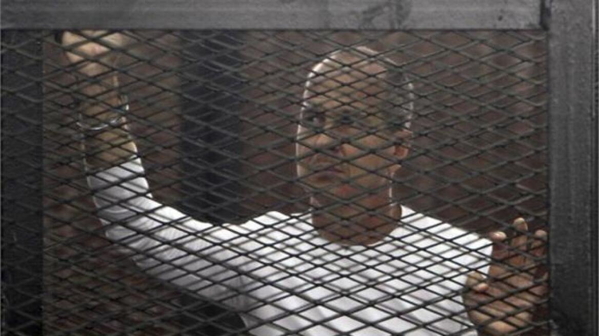 Αίγυπτος: Aυστραλός δημοσιογράφος ελευθερώθηκε μετά από 400 μέρες στη φυλακή 