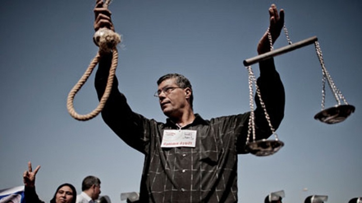 Αίγυπτος: 183 οπαδοί του Μόρσι καταδικάστηκαν σε θάνατο 