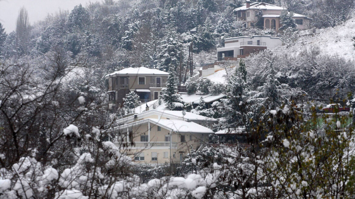 Κλειστά τα σχολεία σε Μέτσοβο και Ζαγόρι λόγω χιονιού	