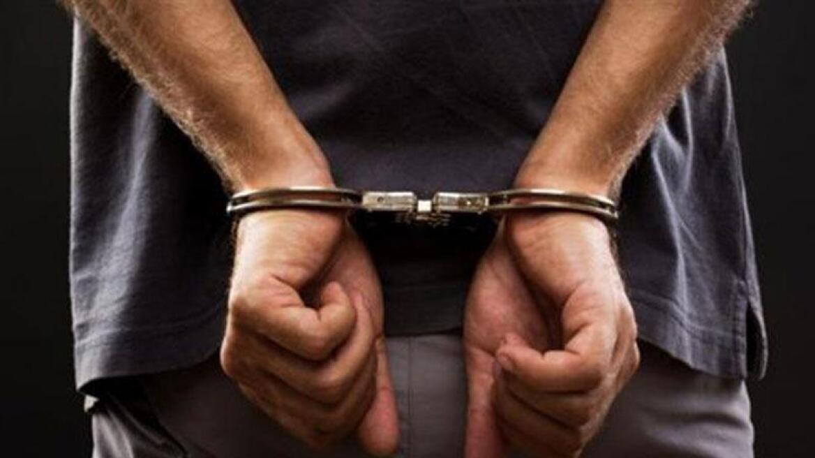 Μπαράζ συλλήψεων φυγόποινων σε όλη τη χώρα