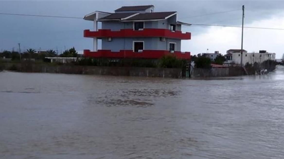 Αλβανία: Έφθασε η βοήθεια από την ΕΕ στις πληγείσες από τις πλημμύρες περιοχές