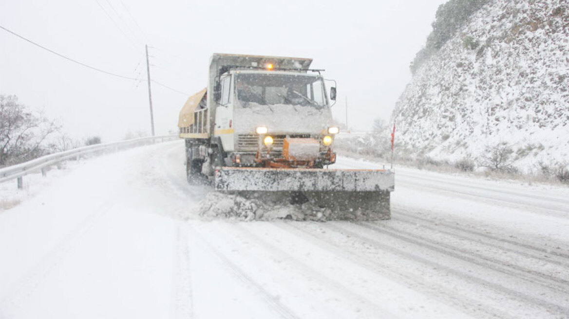 Κλειστοί δρόμοι λόγω του χιονιά στα Χανιά