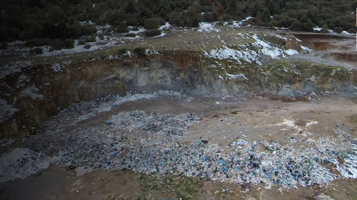Οικολογική καταστροφή στο Μαίναλο: Σκουπιδότοπος το δάσος!