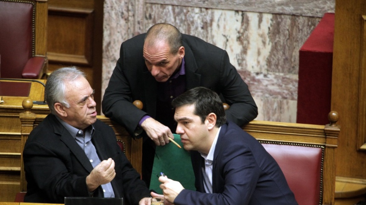 Financial Times: Η Ελλάδα θα πρέπει να μείνει αμετακίνητη στις θέσεις της, αλλιώς... 