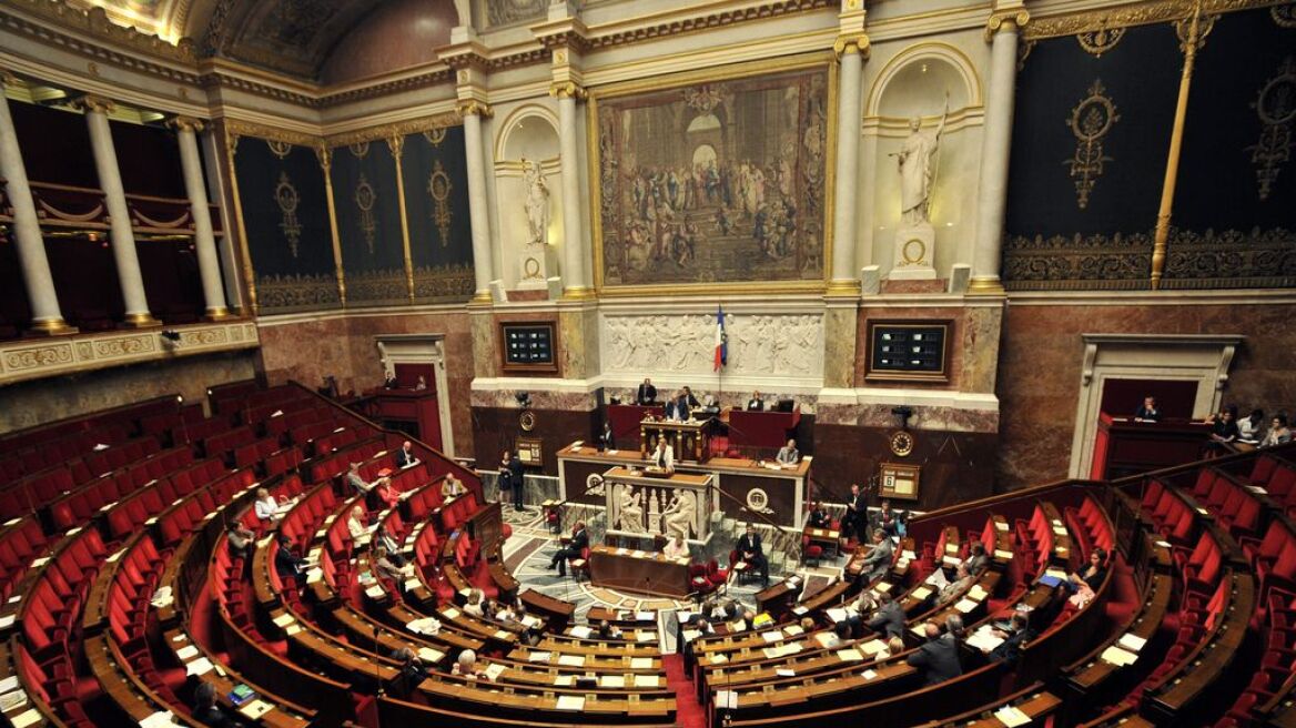 Γαλλία: Ώρα μηδέν για το «νόμο Μακρόν»
