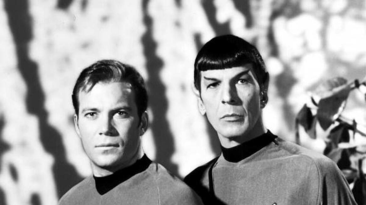 Ο Captain Kirk αποχαιρετά τον Μr Spock