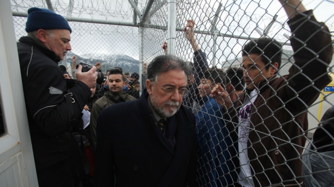 Focus: Ο Πανούσης απειλεί να στείλει στην Ευρώπη 300.000 μετανάστες