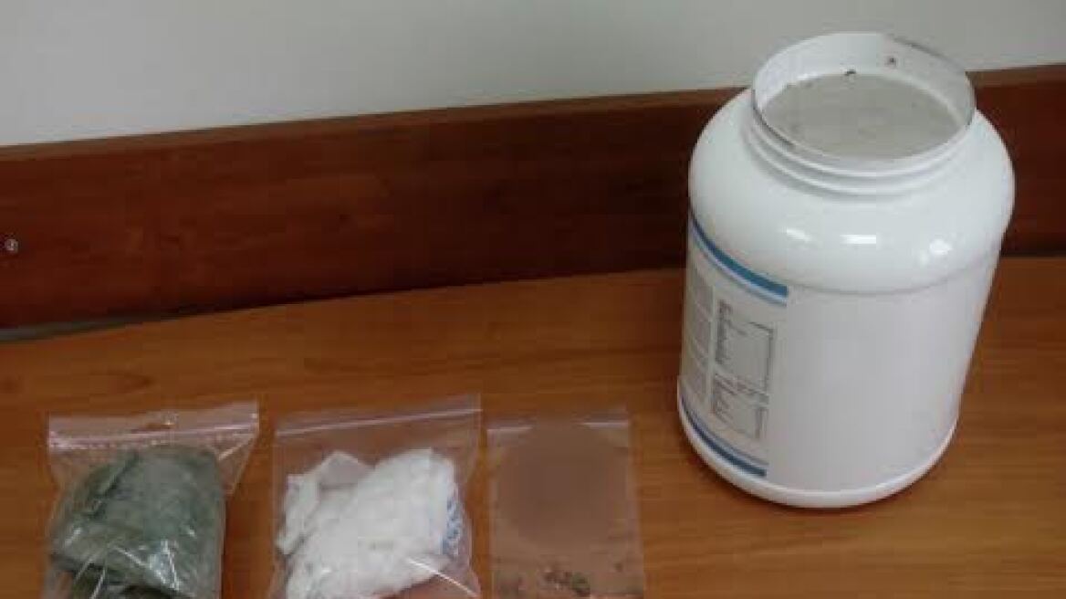 Συλλήψεις για «σκληρά» ναρκωτικά σε Αγρίνιο και Άρτα