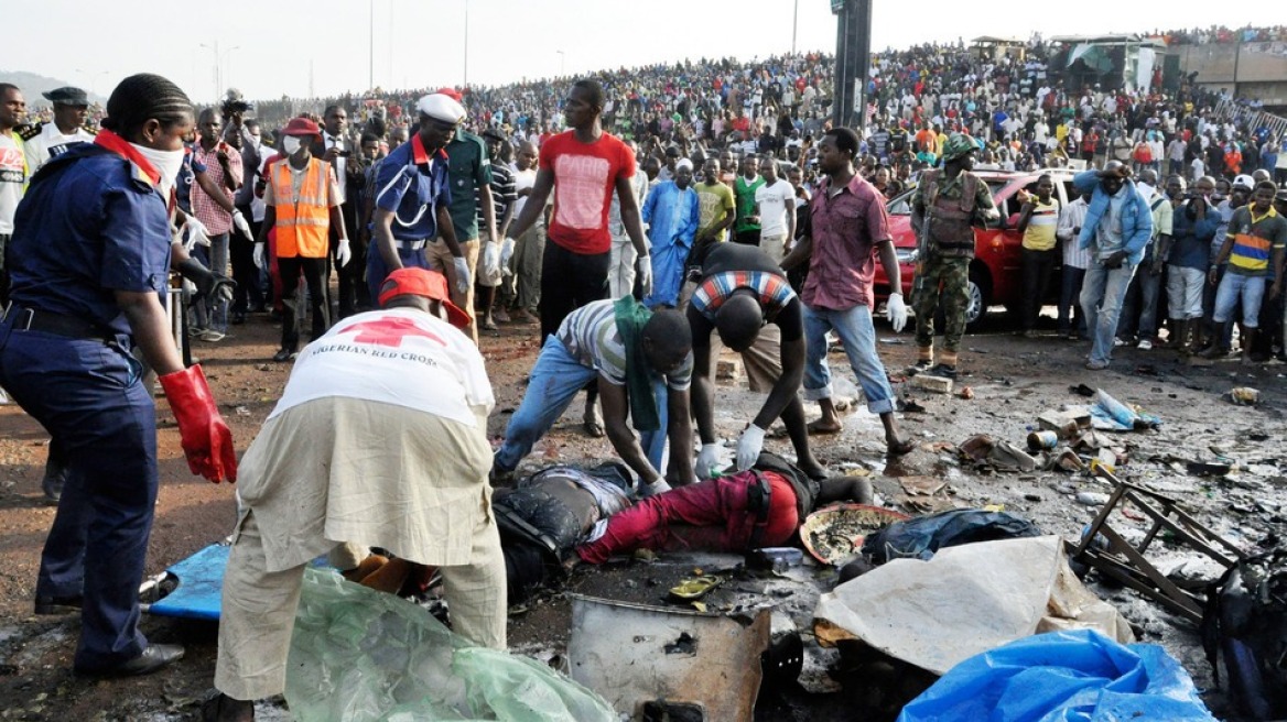 Νιγηρία: Λίντσαραν μέχρι θανάτου και έκαψαν ύποπτη βομβίστρια-καμικάζι