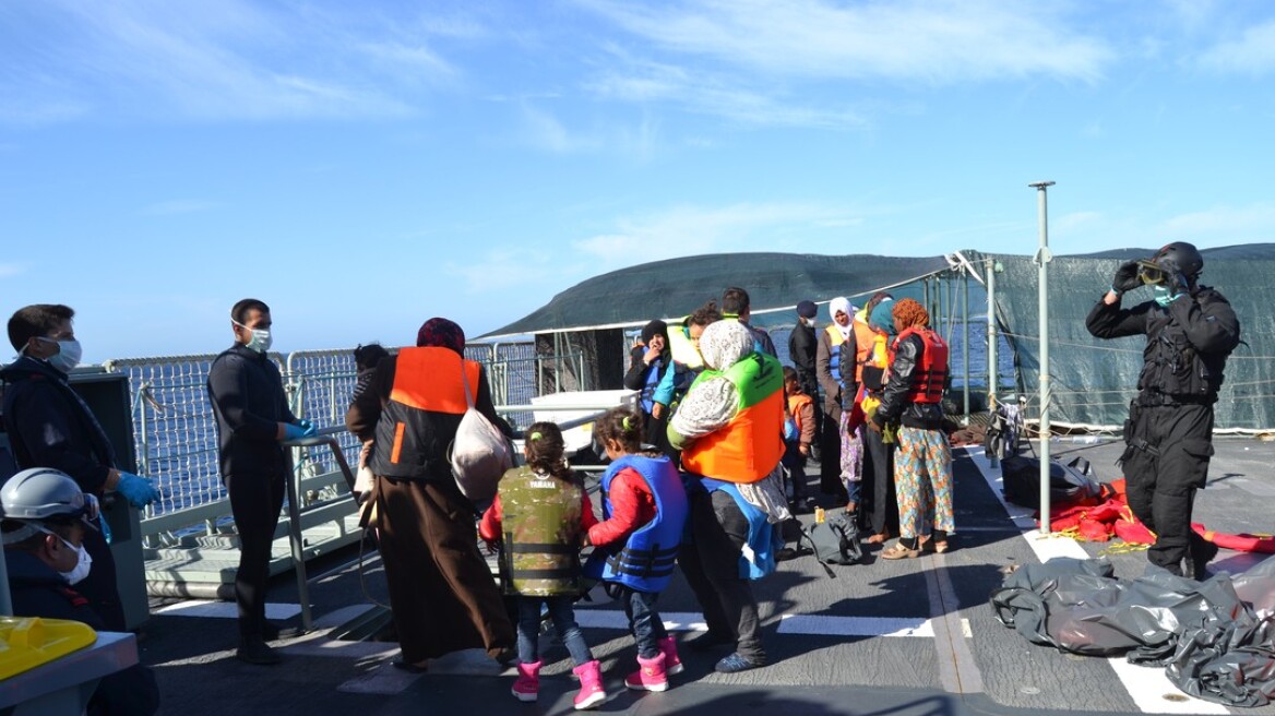 Frontex: Σε ένα χρόνο τριπλασιάστηκαν οι μετανάστες που μπήκαν παράνομα στην ΕΕ