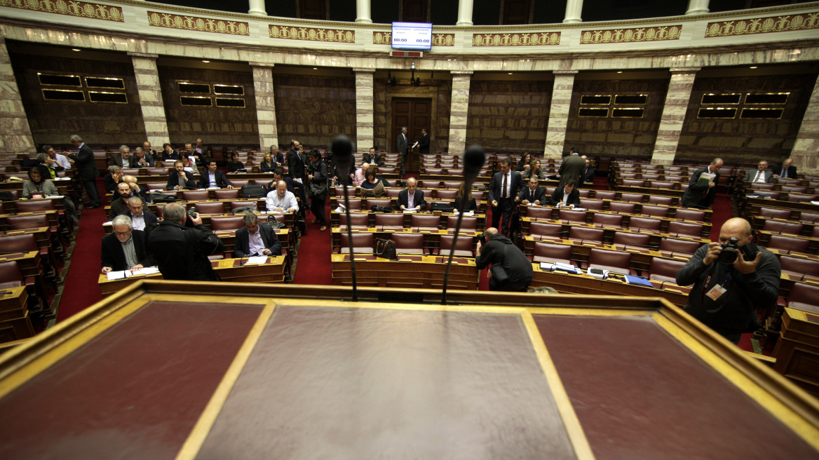 Ψηφίστηκε επί της αρχής το νομοσχέδιο για την ανθρωπιστική κρίση