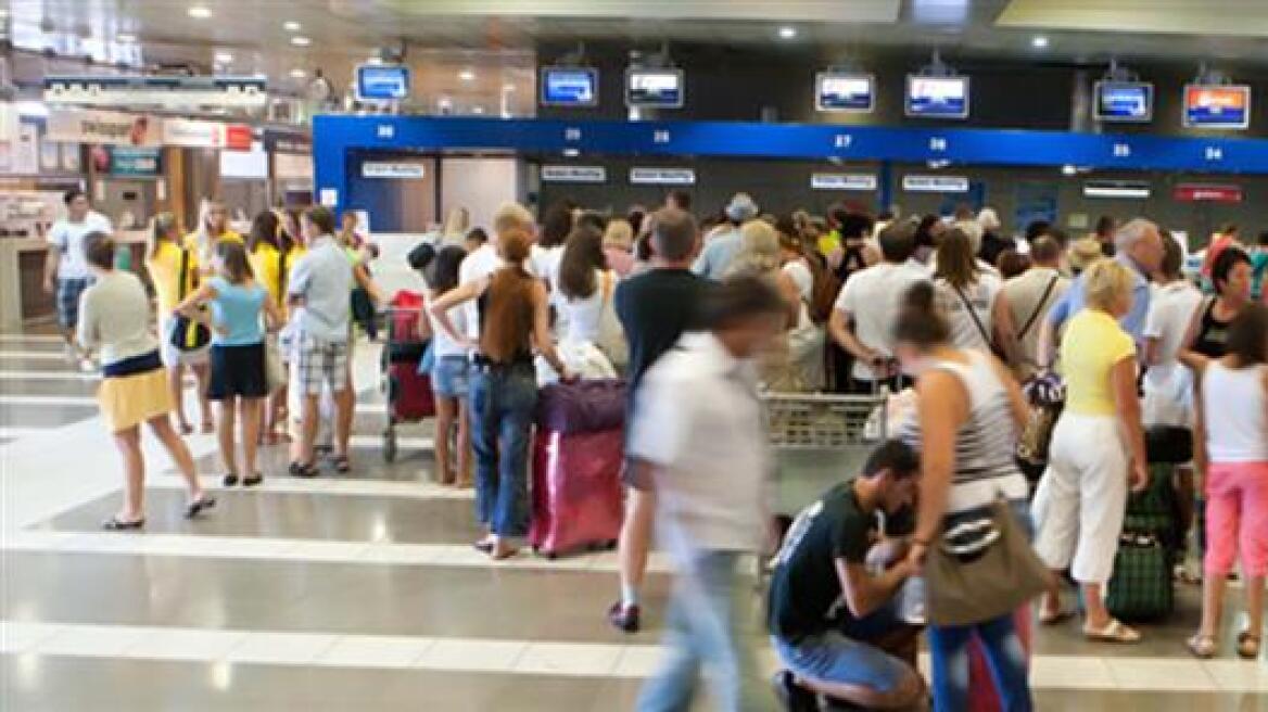 Ρεκόρ στα αεροδρόμια με 3 εκατ. επιβάτες στο πρώτο δίμηνο του 2015