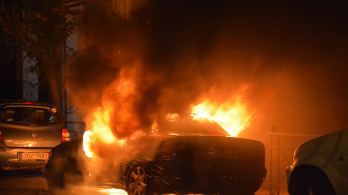 Επεισόδια και φωτιές στο κέντρο της Αθήνας - Εσπασαν τρόλεϊ στην Πατησίων