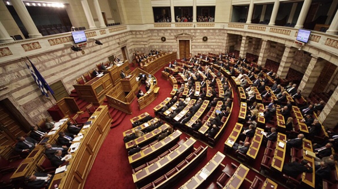 ΣΥΡΙΖΑ και ΑΝΕΛ υπέρ της κατεπείγουσας διαδικασίας του νομοσχεδίου των 100 δόσεων