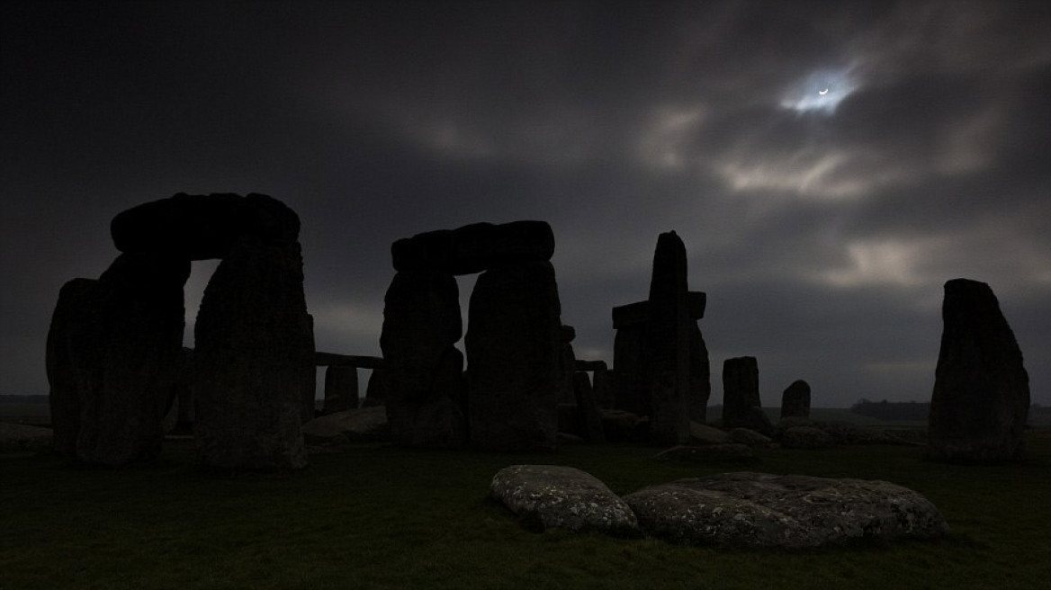 Δείτε τις πιο εντυπωσιακές φωτογραφίες της έκλειψης του ήλιου
