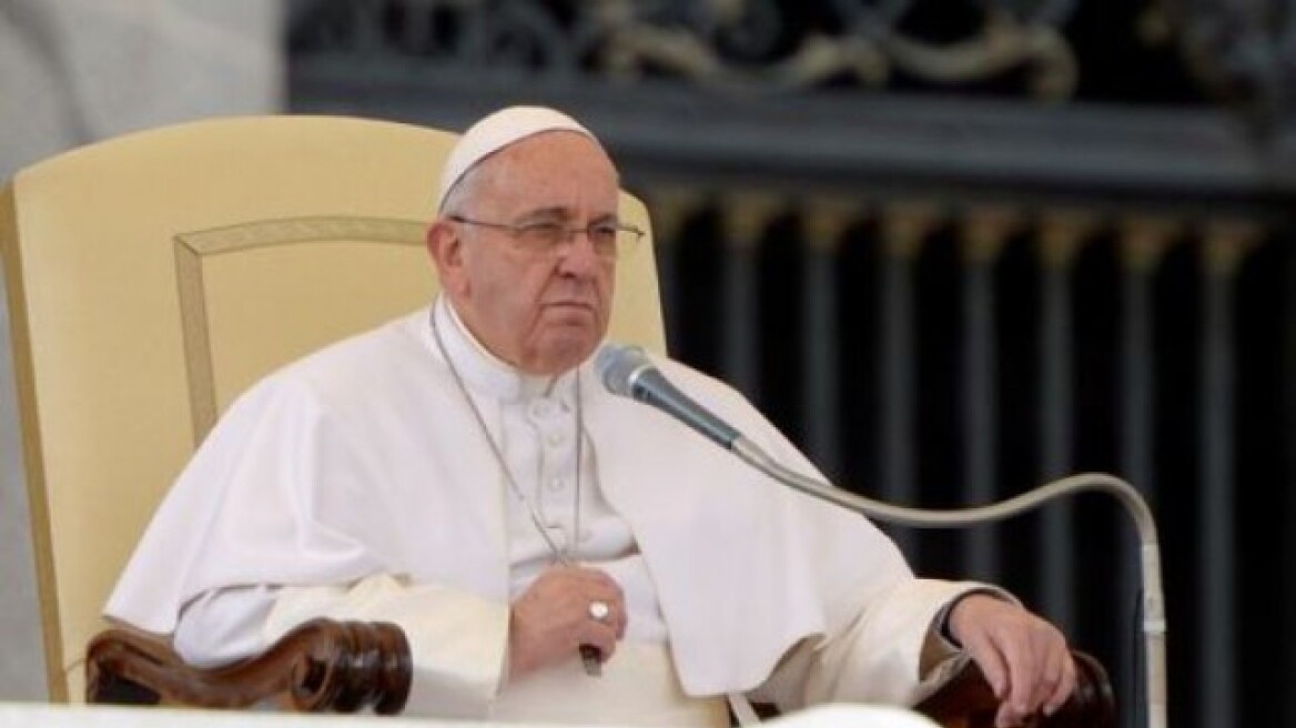 Ο Πάπας προσευχήθηκε για τα θύματα της αεροπορικής τραγωδίας