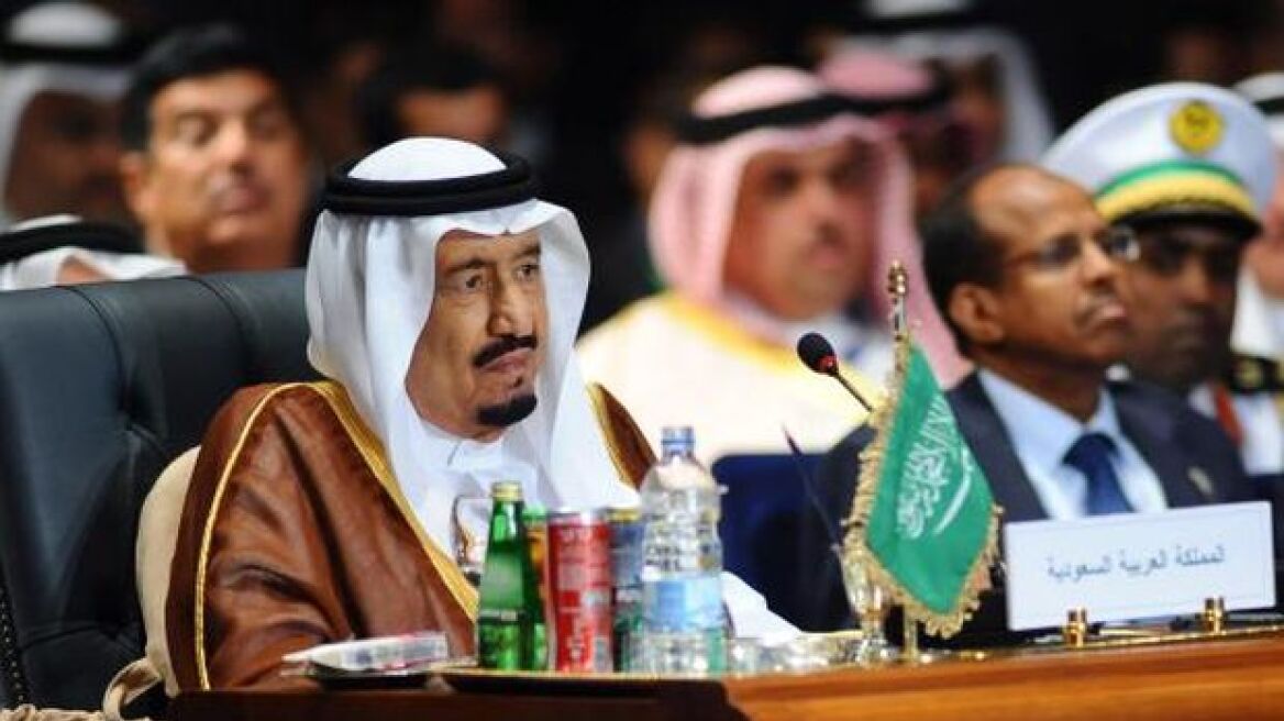 Ο Σαουδάραβας βασιλιάς θέλει πολιτική επίλυση στην κρίση της Υεμένης