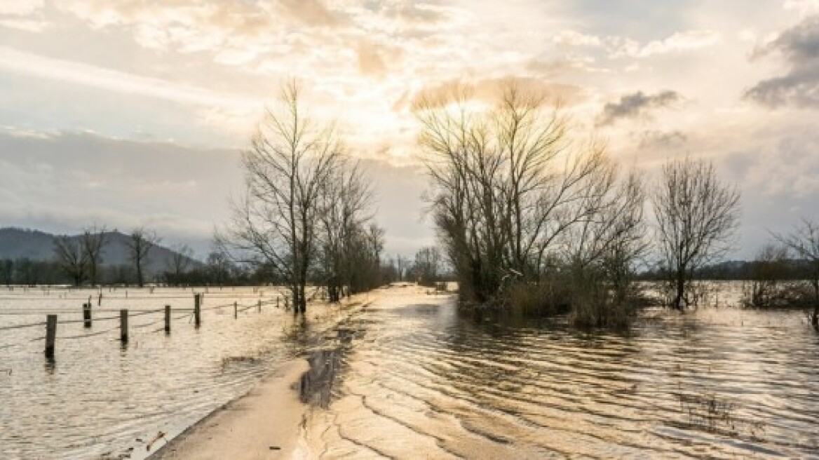 Σέρρες: Καταρρέουν τα αναχώματα στον ποταμό Στρυμόνα