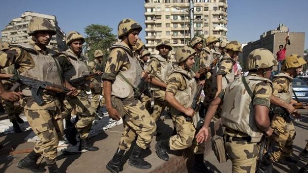 Αίγυπτος: Τουλάχιστον 15 στρατιώτες και 2 πολίτες νεκροί από επιθέσεις 