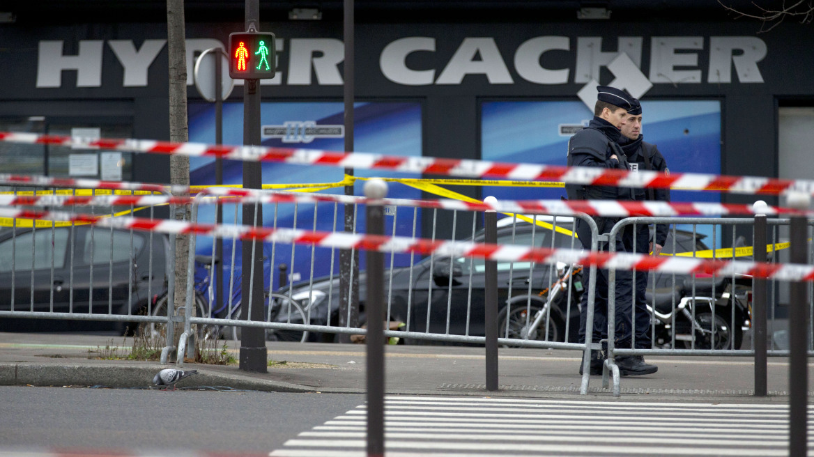 Γαλλία: Αγωγή κατά ΜΜΕ από τους ομήρους των Κουλιμπαλί που κρύφτηκαν στο ψυγείο 