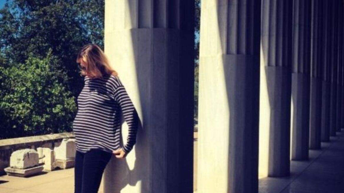 Βίκυ Καγιά: Ποζάρει στον 7ο μήνα της εγκυμοσύνης της 