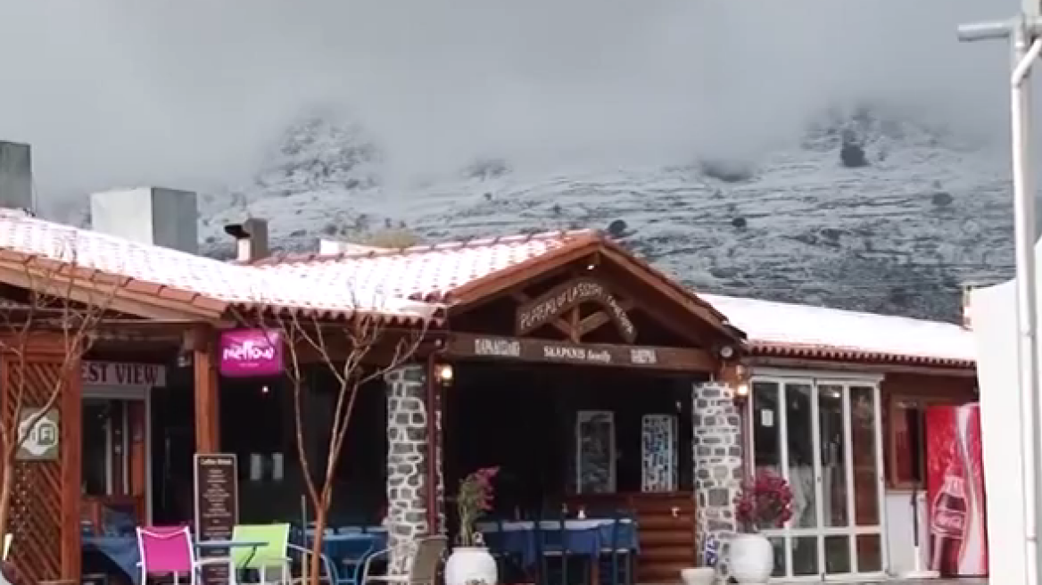 Πρώτη φορά χιόνι τον Απρίλη μετά από 20 χρόνια στο Οροπέδιο Λασιθίου