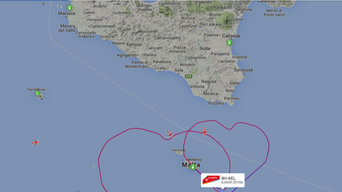 Αεροπλάνα «ζωγράφισαν» καρδιές πάνω από τη Μεσόγειο