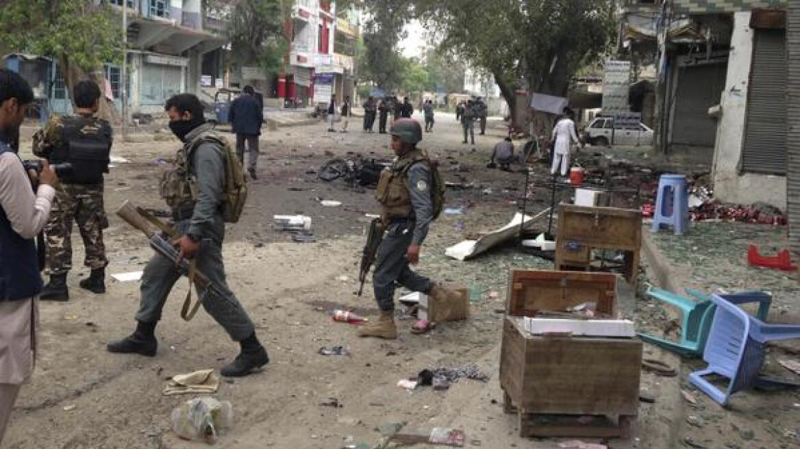 Αφγανιστάν: 33 νεκροί σε βομβιστική επίθεση αυτοκτονίας