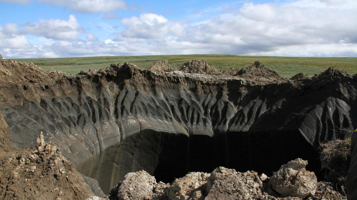 Σιβηρία: Μυστηριώδης τεράστιος κρατήρας αναστατώνει τους ντόπιους