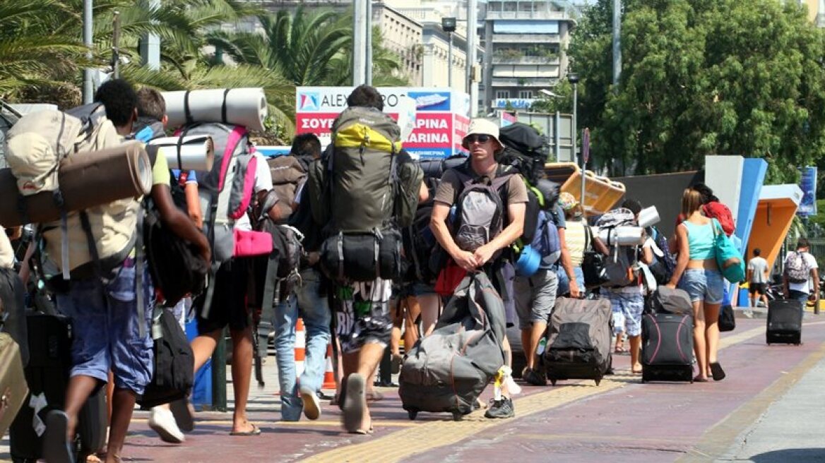 Κατακόρυφη αύξηση των τουριστών που έφτασαν στην Ελλάδα το πρώτο δίμηνο του έτους 