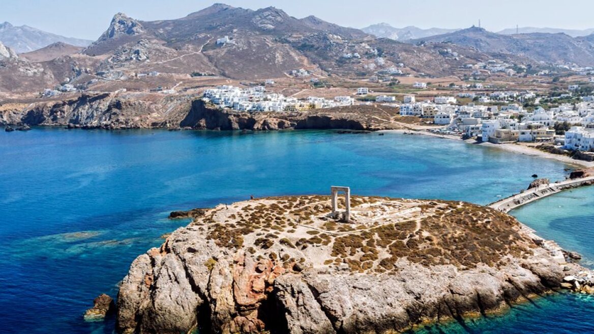 Αυτά είναι τα 7 ελληνικά νησιά που οι γκέι θα πρέπει να επισκεφθούν!