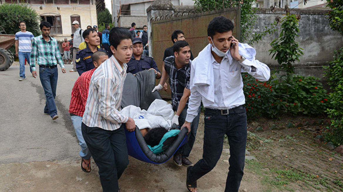 Tραγωδία χωρίς τέλος στο Νεπάλ: 1.130 οι νεκροί από τα 7,9 Ρίχτερ
