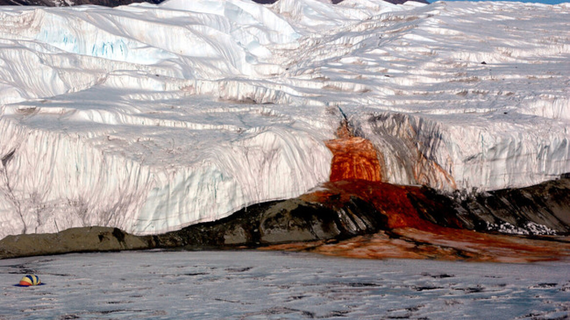 Ανταρκτική: Δείτε τον παγετώνα που «αιμορραγεί»