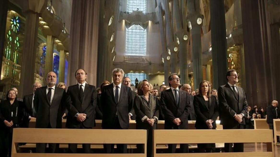 Βαρκελώνη: Τελετή στη Σαγράδα Φαμίλια για τους νεκρούς της Germanwings 