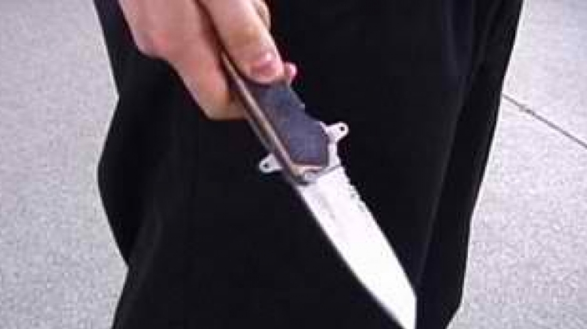 Ιωάννινα: Νταής καταζητούμενος συνελήφθη με τεράστιο μαχαίρι!