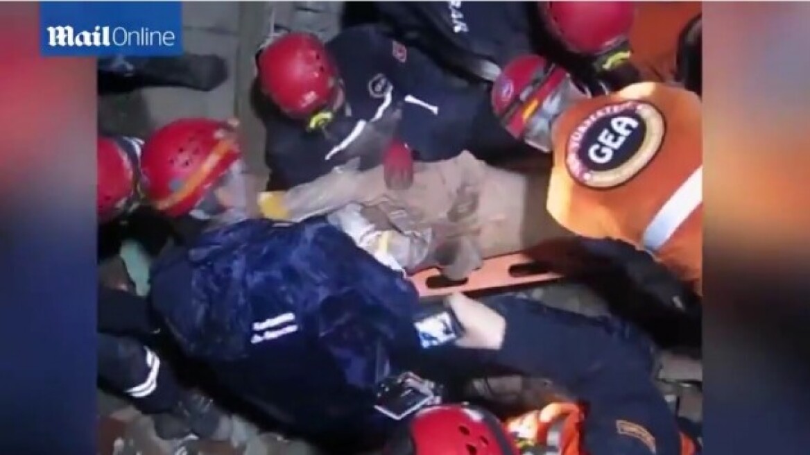 Νεπάλ: Συγκλονιστικό βίντεο από διάσωση - Άντεξε δύο ημέρες κάτω από ερείπια!