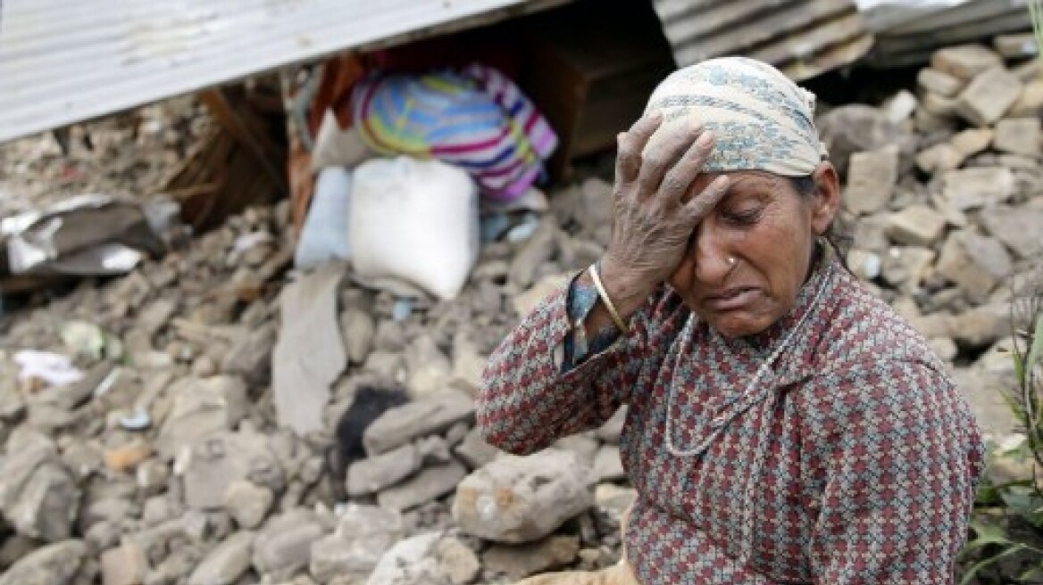 Συγκλονιστικό νέο βίντεο: Η στιγμή του φονικού σεισμού στο Θιβέτ