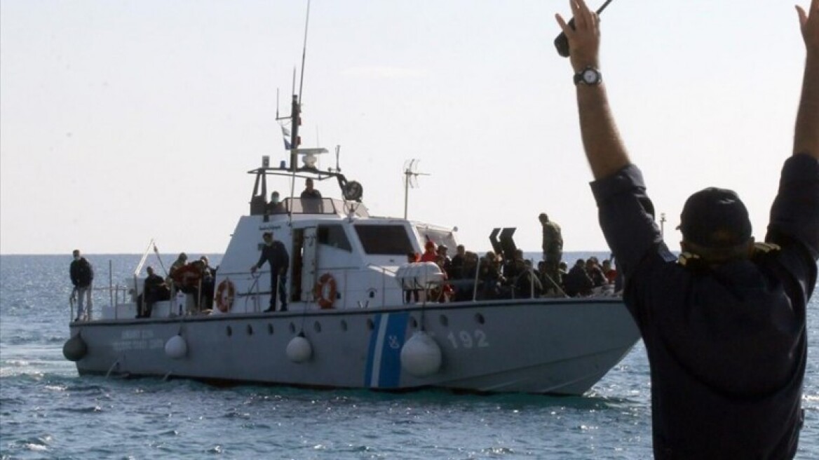 Πενήντα παράνομοι μετανάστες εντοπίστηκαν και συνελήφθησαν στη Χίο 