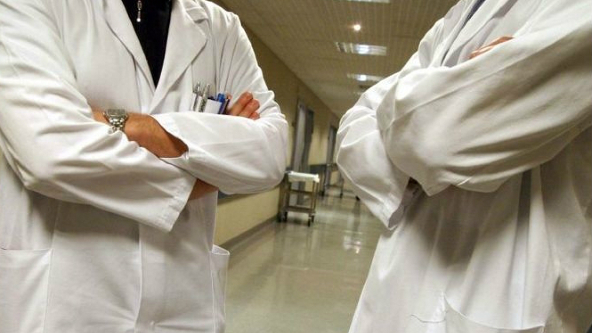«Κύμα» επισχέσεων εργασίας από ειδικευόμενους γιατρούς στα δημόσια νοσοκομεία 