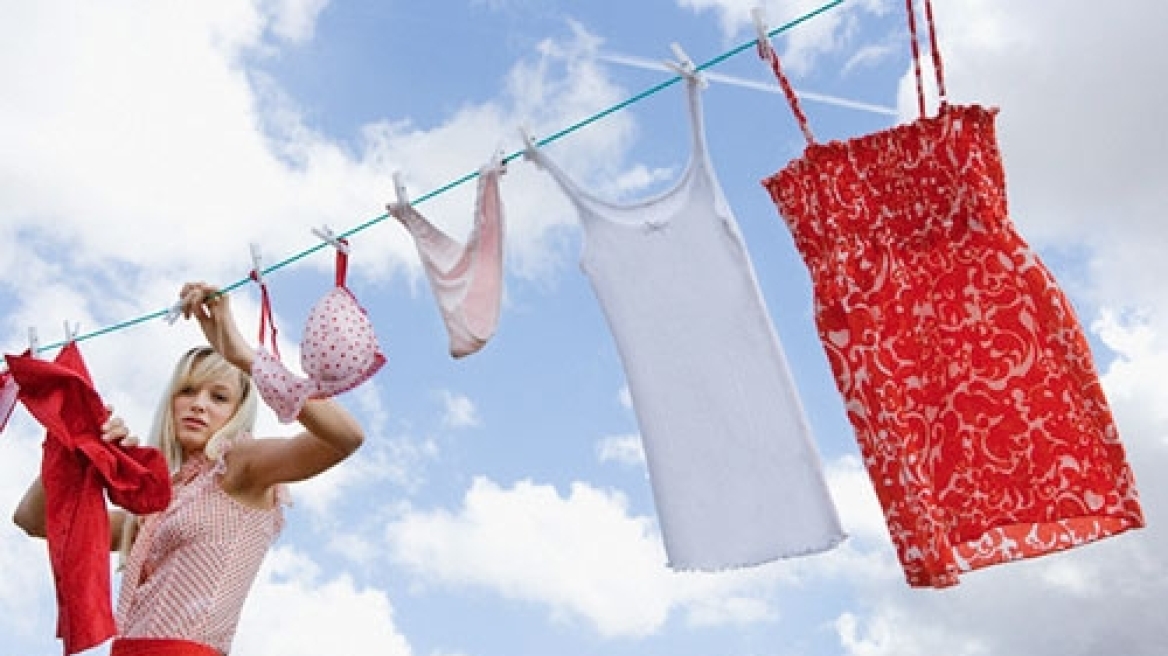 Ιταλία: Απαγόρευσαν το άπλωμα της μπουγάδας λόγω… Ρέντσι