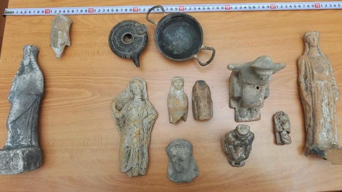 Τρεις συλλήψεις για κατοχή αρχαίων αντικειμένων στο  Παλαιό Ψυχικό