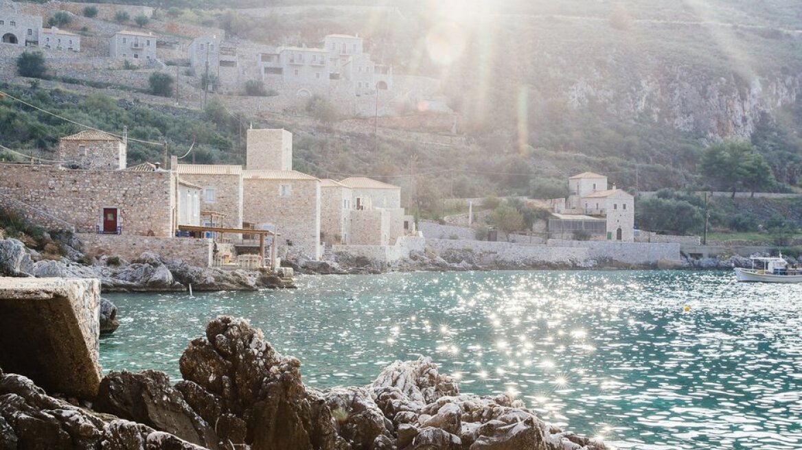 Το Conde Nast Traveler αναδεικνύει τις ομορφιές της Νότιας Ελλάδας
