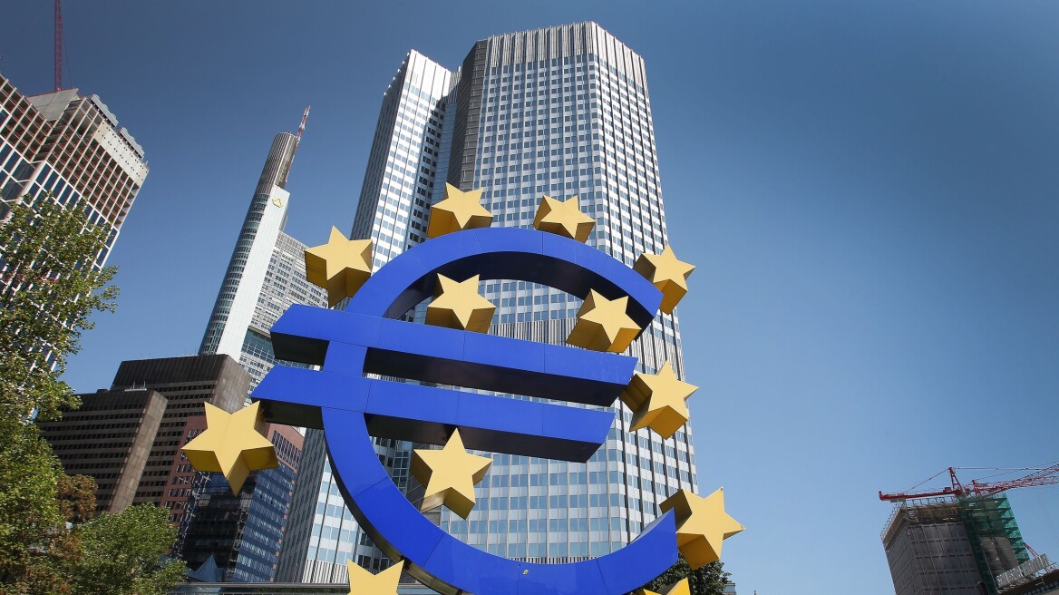 Bloomberg: Η ΕΚΤ συζητά πιο σκληρούς όρους για τη ρευστότητα στην Ελλάδα