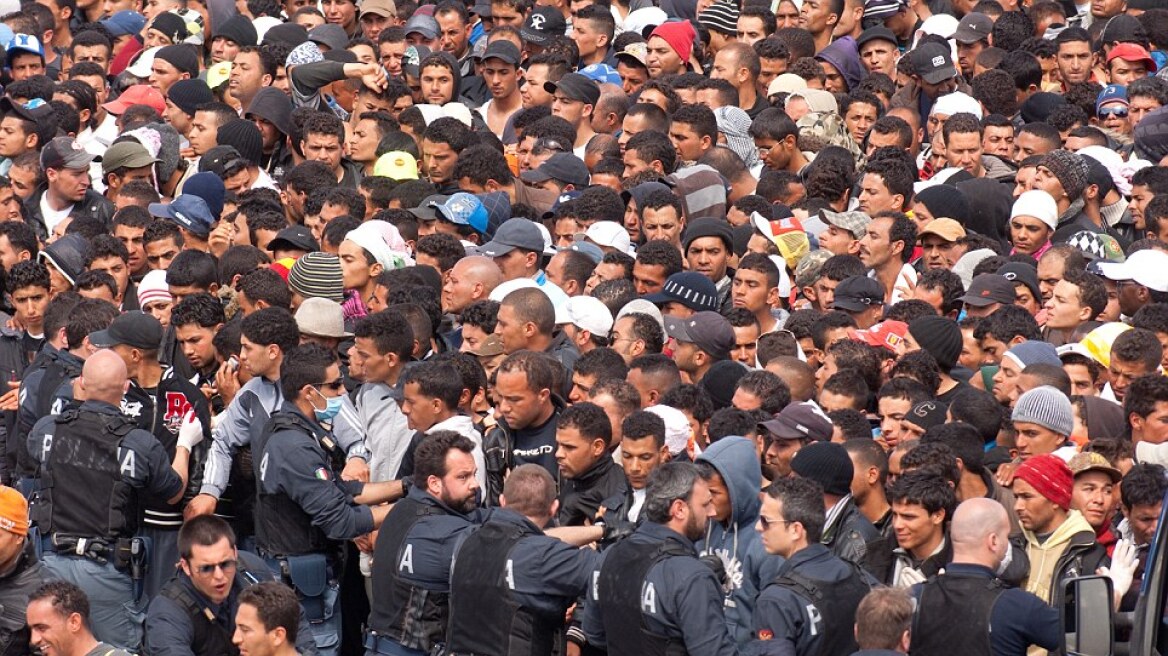 Ιταλία: Γύρω στους 3.600 μετανάστες διασώθηκαν τα τελευταία δυο εικοσιτετράωρα στη Μεσόγειο