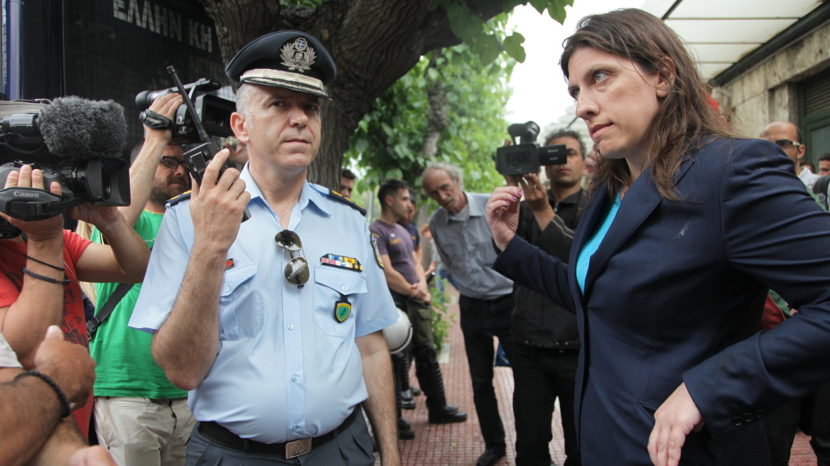 Ποιος είναι ο αστυνομικός υποδιευθυντής που «αντιμετώπισε» την Ζωή Κωνσταντοπούλου