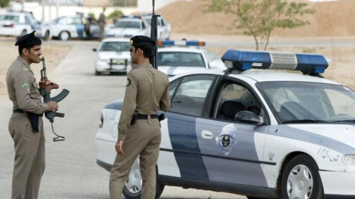 Σαουδική Αραβία: Αστυνομικός επιτέθηκε σε γυναίκα επειδή δεν φορούσε... γάντια