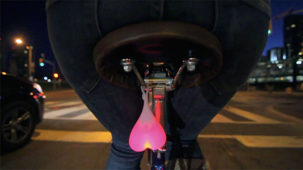 Δείτε τα νέα φωτάκια ποδηλάτου σε σχήμα... όρχεων
