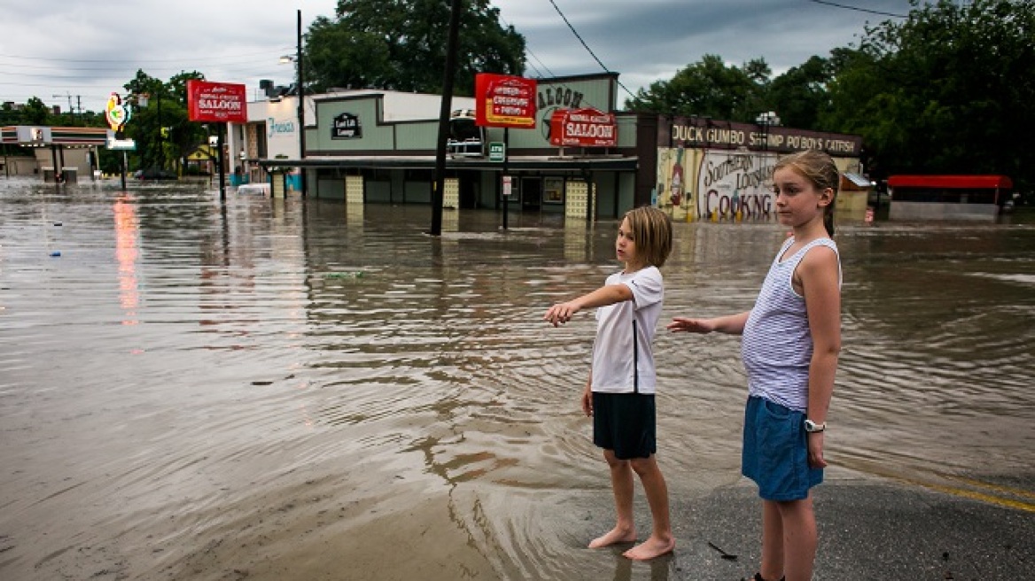 Το απόλυτο χάος: Τουλάχιστον 15 νεκροί από τις βροχές σε Τέξας και Οκλαχόμα